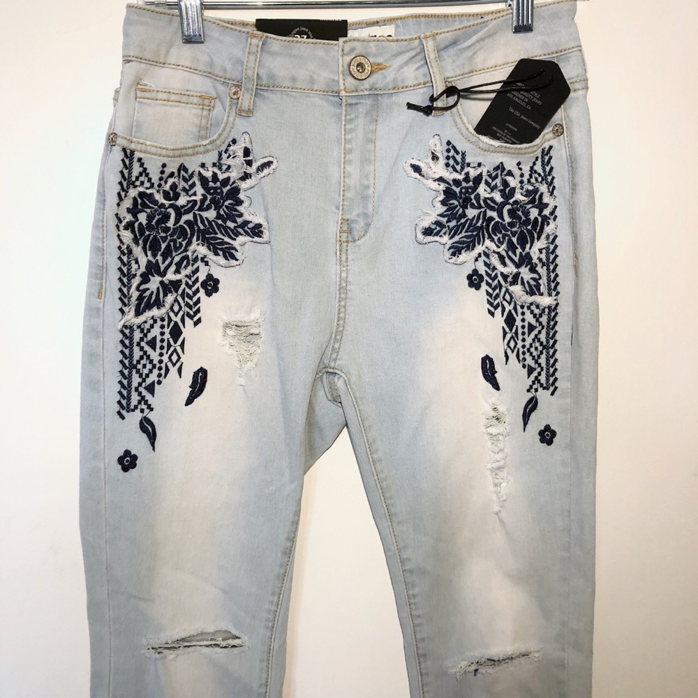 (SIZE 27) UMGEE EMBROIDERED BLUE FLORAL SKINNYS - Picture 3 of 6